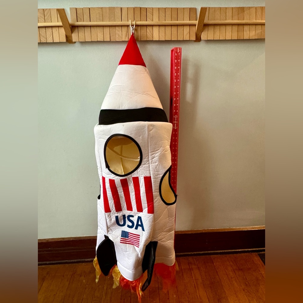 Wearable Rocket Ship Astronaut Costume (4-8 years)